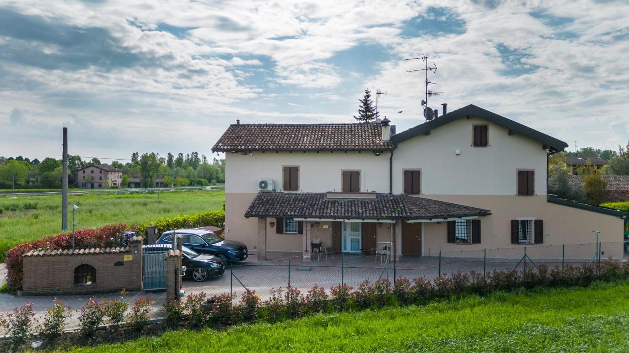 Due Maesta Home Reggio Emilia Ngoại thất bức ảnh